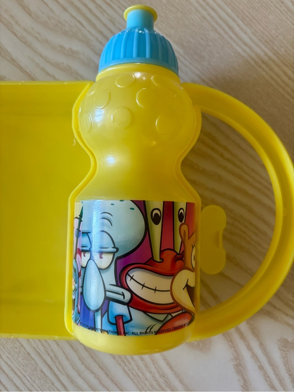 RARE Y2K SpongeBob Lunchbox with Rotating water bottle attachment - Picture 9 of 10